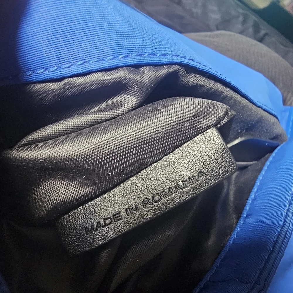 Alexander McQueen Skull Faille Cross-body Bag - Picture 8 of 13